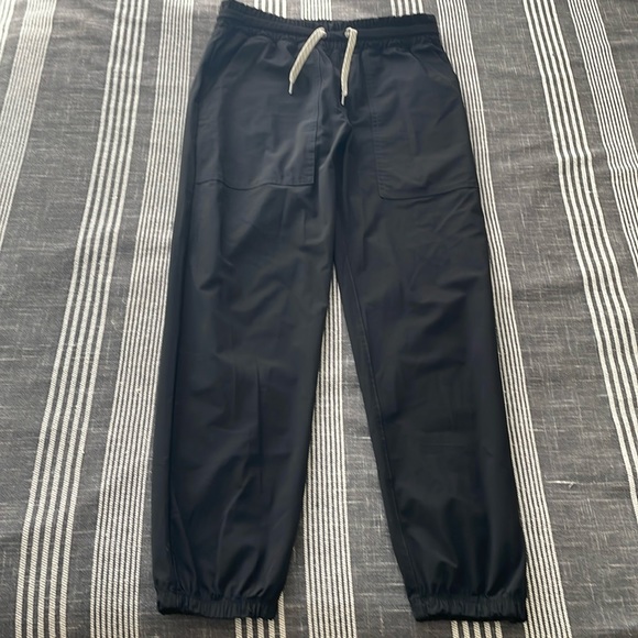 Vuori Pants - Vuori black lightweight joggers